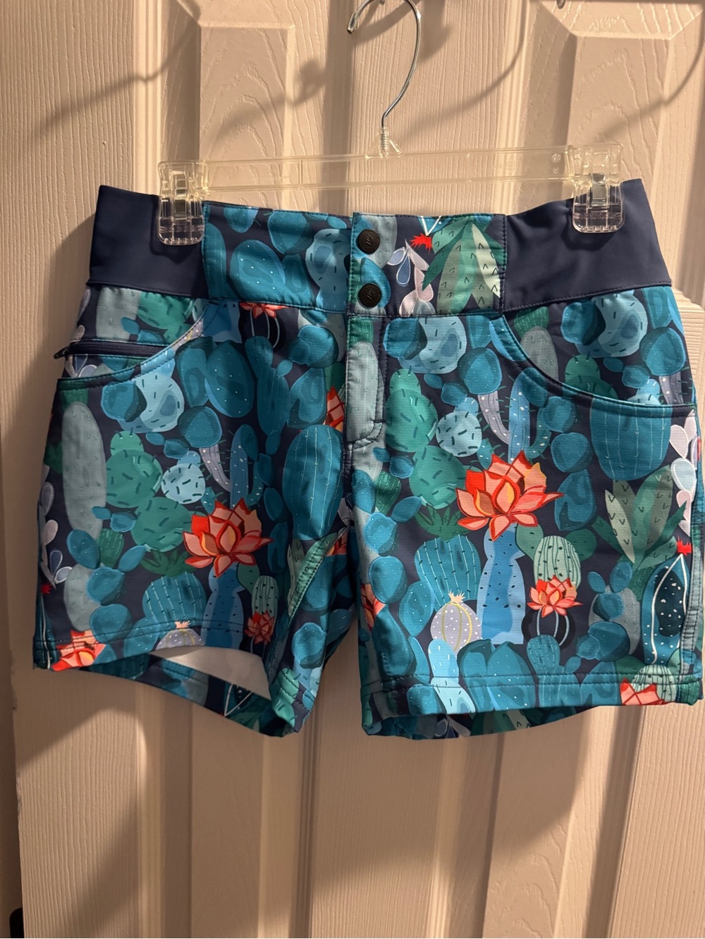 Women’s Shredly AllTime 5” Zipper Snap Mid-Rise Short: Succii ll- New w/o tags